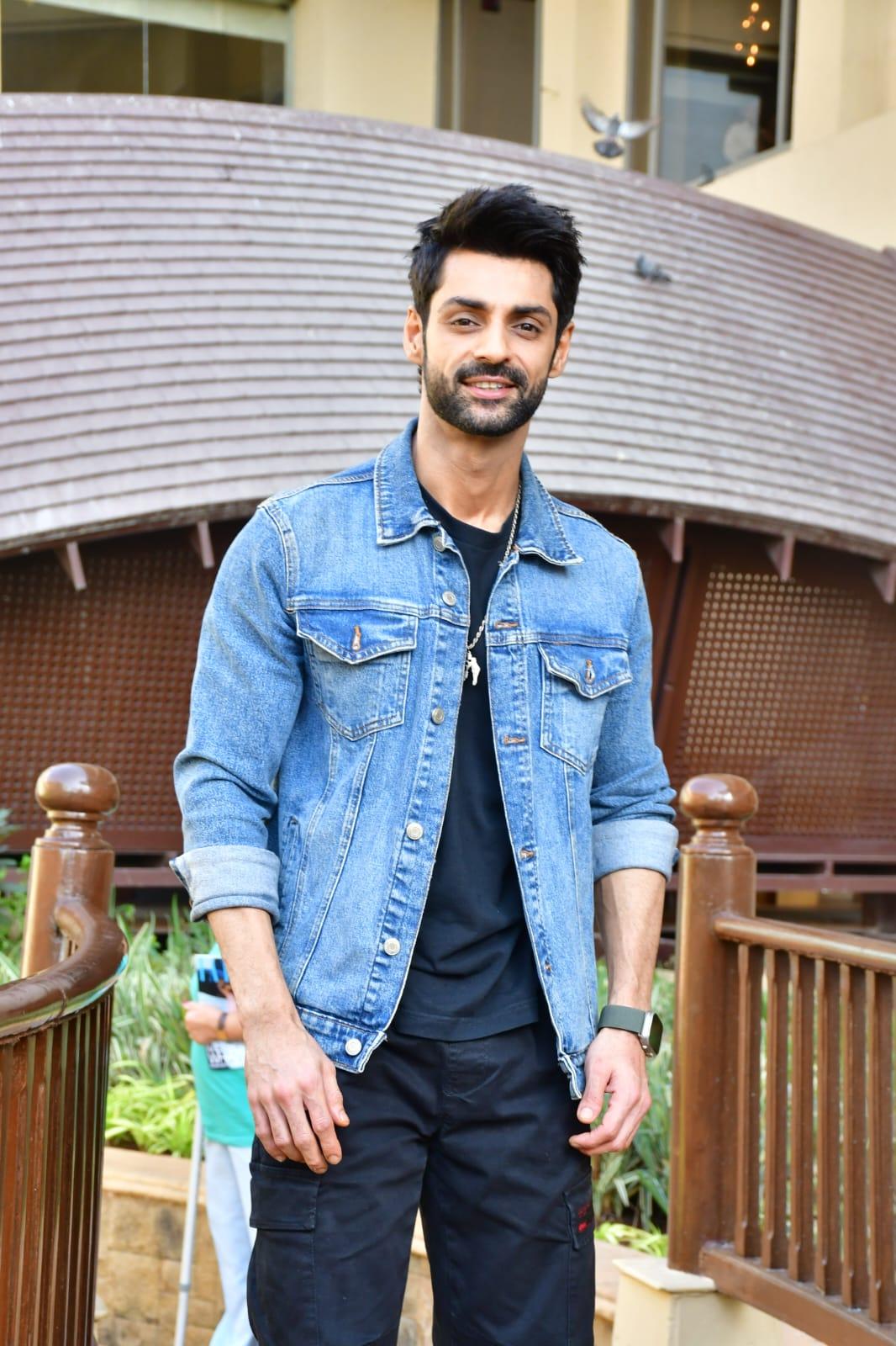 Karan Wahi looked smart as he was clicked in the city 