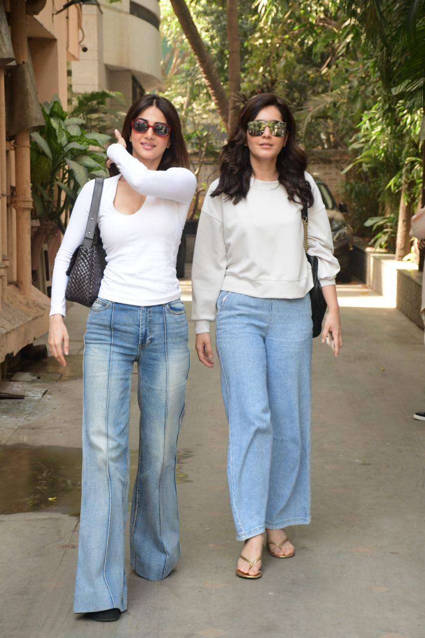 Vaani Kapoor was clicked in the city. The actress wore a white top and paired it with blue jeans