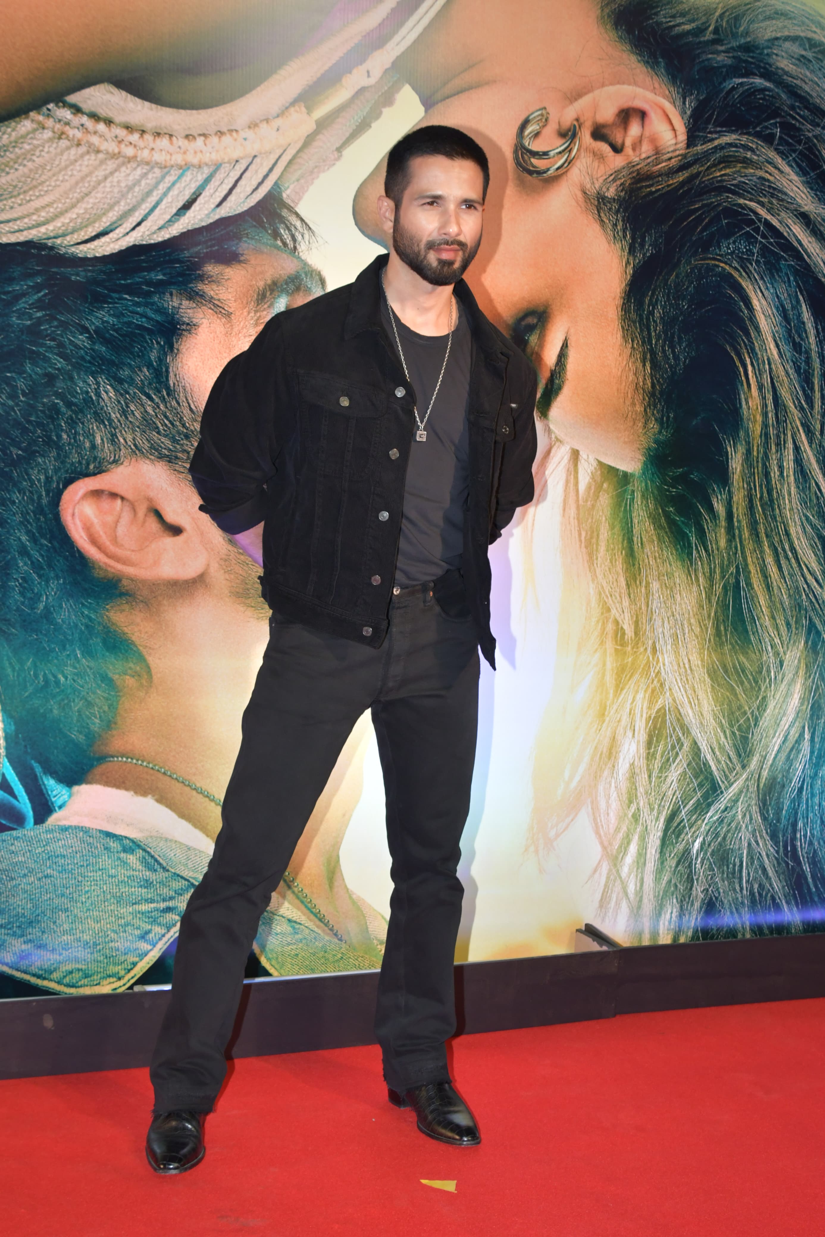 Shahid Kapoor arrived at the premiere of 'Teri Baaton Mein Aisa Uljha Jiya' looking like the picture of power