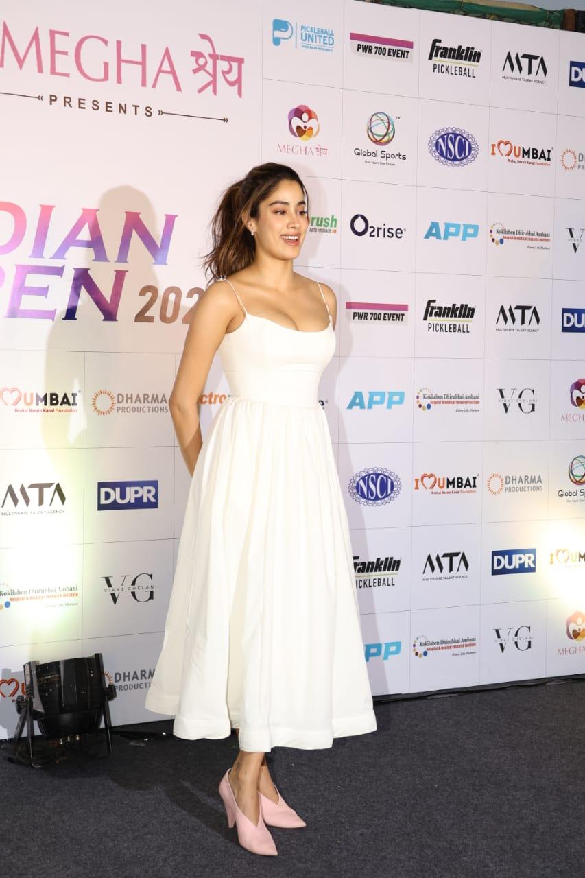 Janhvi Kapoor arrived at the same event in a stunning white dress. The actress certainly took one's breath away