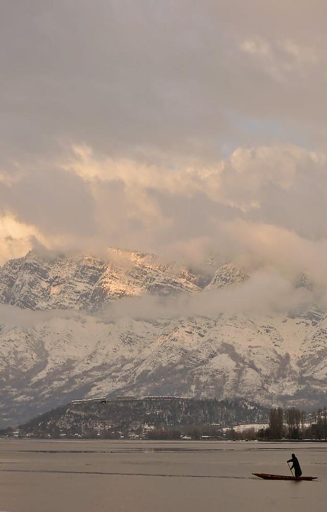 In pics: Icy chill prevails in Srinagar