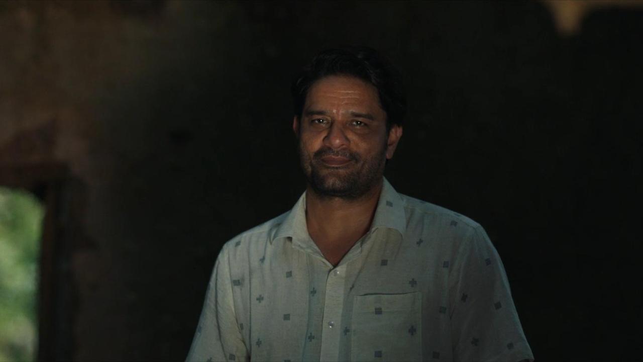 Alongside Shefali Shah and Swanand Kirkire, Jaideep gave a very subtle yet hard-hitting performance in the Avinash Arun-directed film 'Three of Us.' He portrayed the role of Pradip Kamat, a guy who meets his childhood love(played by Shefali) after ages and comes to know that she is diagnosed with dementia