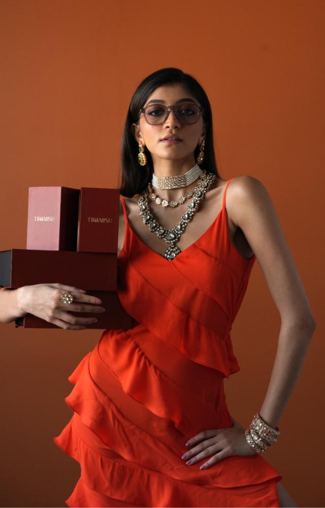 Available for the global citizen, this premium fine jewels destination is unique. Sharing its ‘Tira’ – a sea shore of hidden treasures, from ‘Mi’ (me), to ‘Su’
