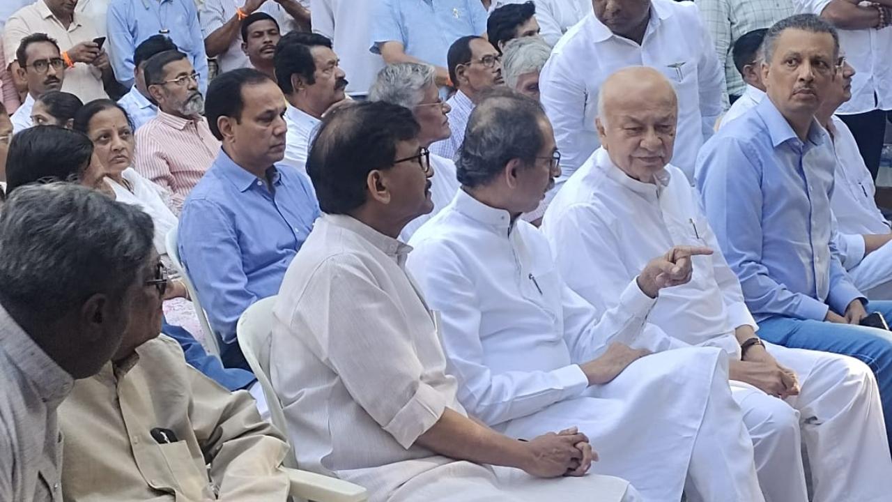 Former Union minister and NCP founder Sharad Pawar said Joshi was known in political circles as a straight forward leader who strived to get things done. As the Lok Sabha speaker, he played an important role in getting the statue of Chhatrapati Shivaji Maharaj on Parliament premises