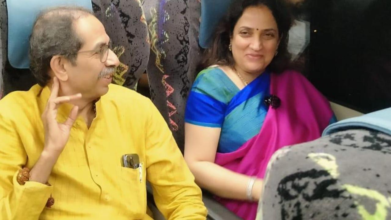 IN PHOTOS: Uddhav Thackeray along with his wife Rashmi travels in Vande Bharat