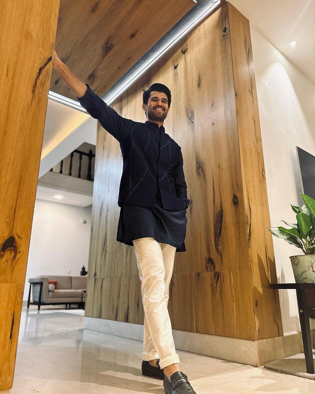 There is no attire that Vijay can carry and his appearance in Indian attire proves that he is the only address of fashion and the inspiration to everyone.