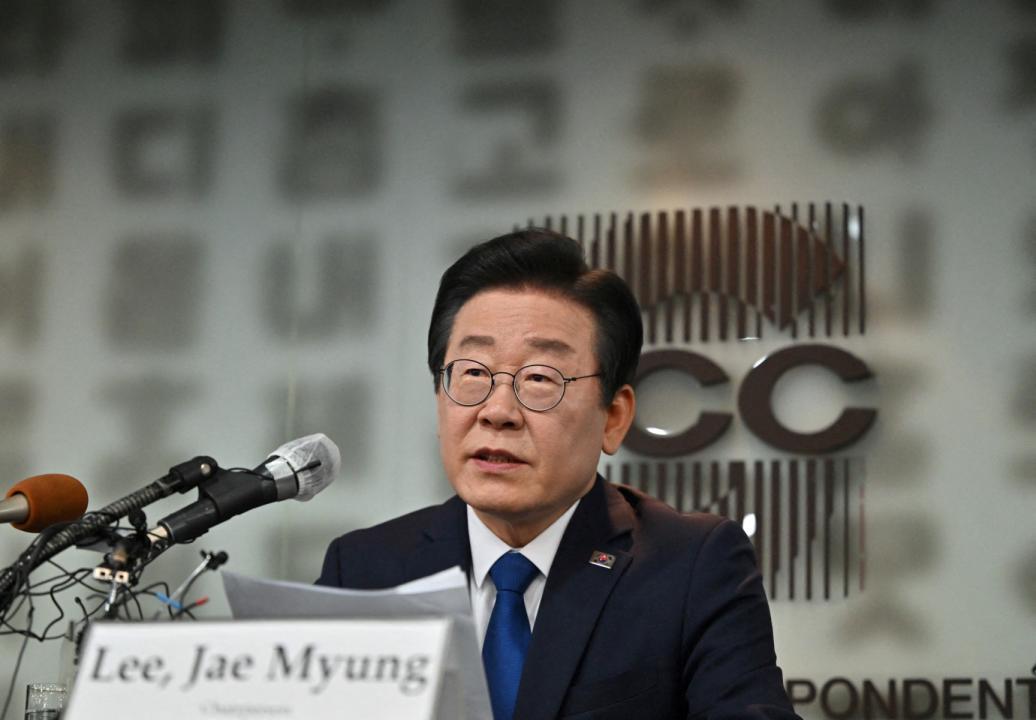 South Korea Oppn leader Lee Jae Myung stabbed by knife-wielding assailant