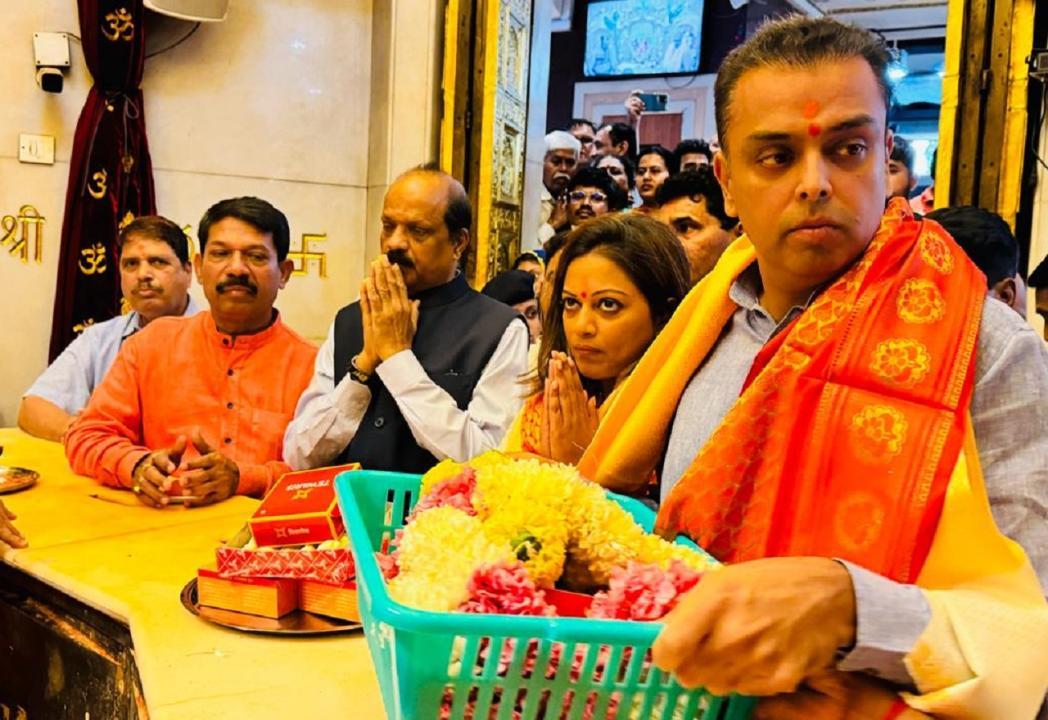In Photos: Milind Deora visits Siddhivinayak Temple ahead of joining Shiv Sena