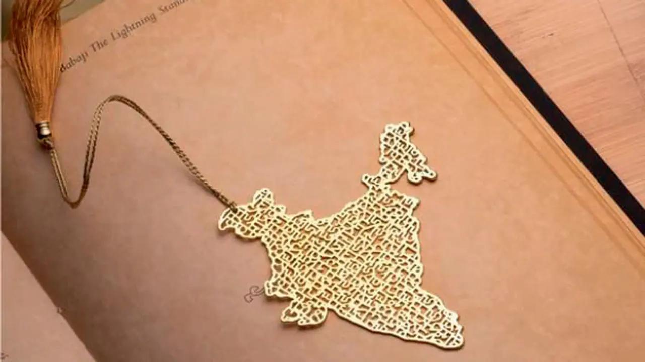 Book lovers can pick this India map bookmark (above) made from recycled brass or plated with 24k gold. It also comes with a gold-coloured tassel, and an envelope for special occasions. Log on to: anandprakash.comCost: Rs 490 (brass finish) and Rs 990 (24k gold plated)