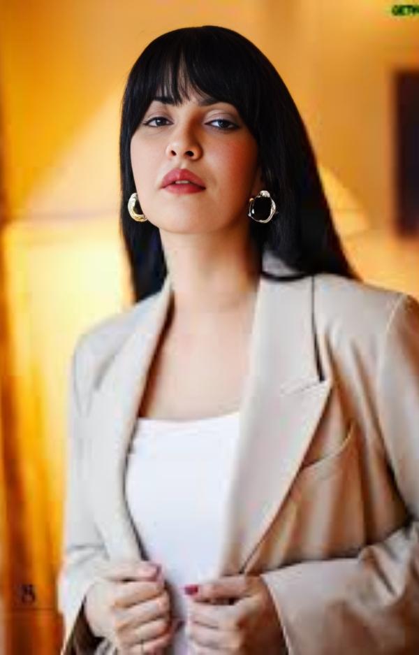Khanzaadi was called out by Salman Khan for disrespecting the show, as she often showed her will to make a volunteer exit