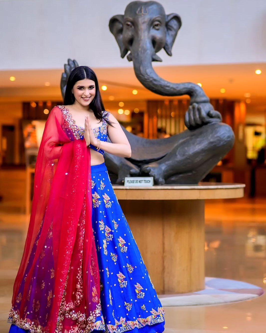 Mannara Chopra than lost her cool after being questioned for her friendship with Vicky Jain. The actress broke her friendship with almost everyone as and when she saw the requirements