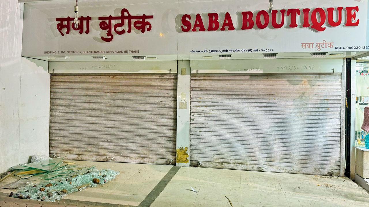 Shops were attacked on Tuesday evening in Shanti Nagar. Pics/Hanif Patel