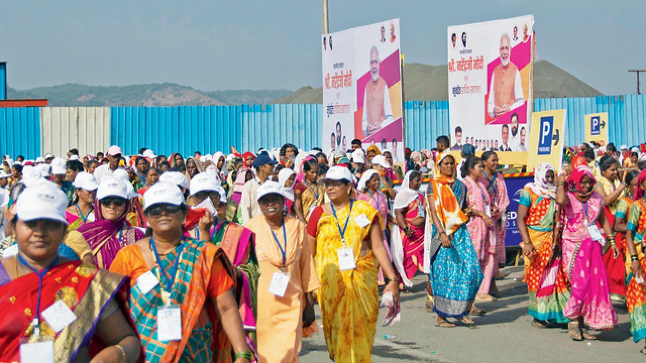 Navi Mumbai: Locals travel from across Maharashtra to see PM Modi