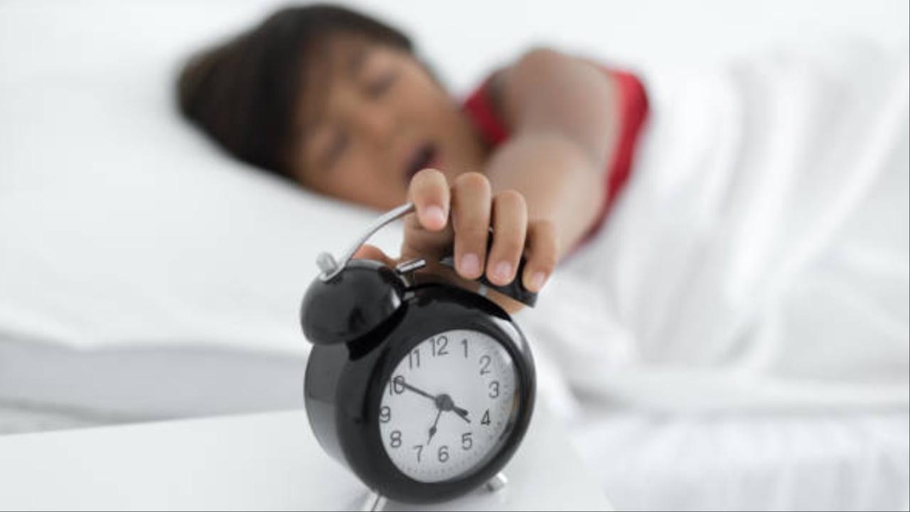 Consistent Sleep Schedule: Cultivate a regular bedtime and wake-up routine for a balanced internal clock. A good night’s sleep helps rejuvenate the mind and body. 