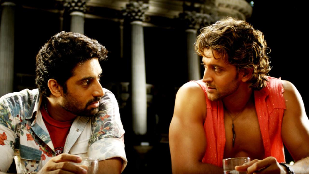The sequel to the film 'Dhoom', 'Dhoom2' revovles around the story of Mr A(Hrithik), a fearless thief, who steals valuable artefacts and teams up with the girl(Aishwarya Rai) he is attracted to but cannot trust. Close on their heels are three police officers trying to apprehend them. Besides Hrithik, the film stars Abhishek Bachchan, Aishwarya Rai, Uday Chopra and Bipasha Basu. After 'Dhoom 2', 'Dhoom 3' was also made part of the franchise in 2013