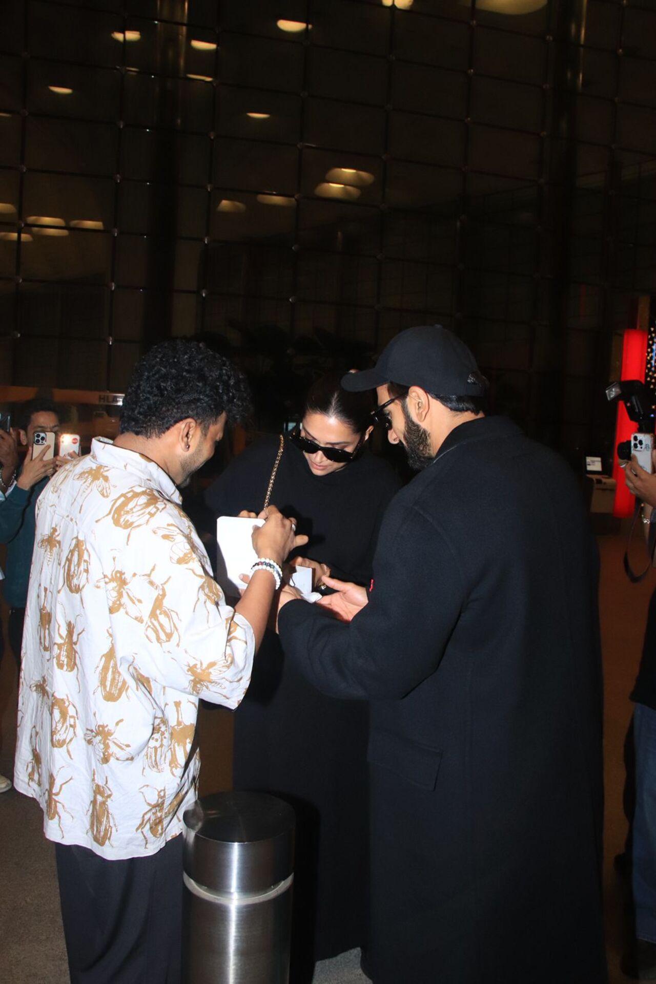 Netizens were impressed by Deepika's gesture to her fans. The actress also interacted with the paparazzo who got the cake and gave him a hug before leaving