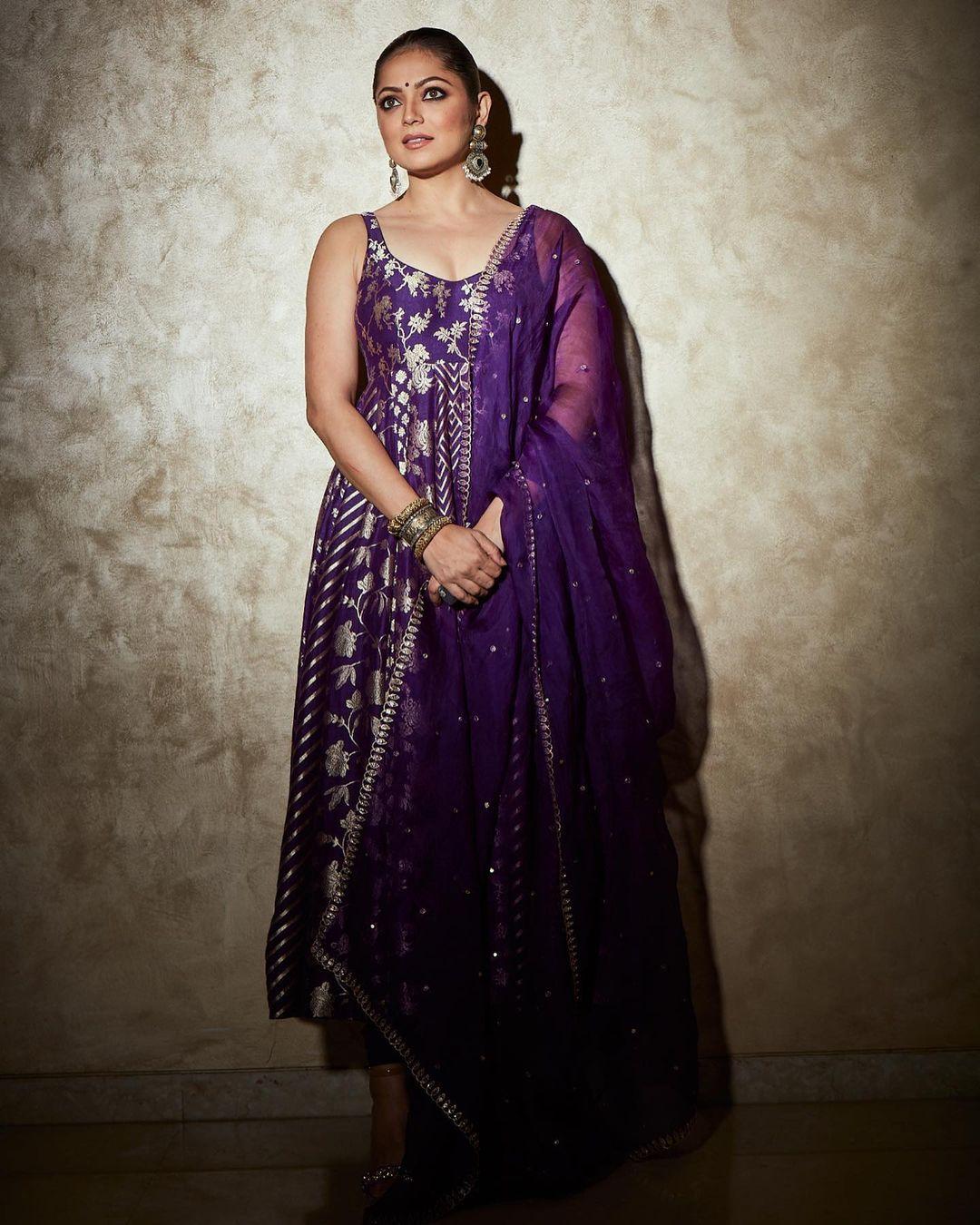 Drashti Dhami Gown Dress | chapalapmc.com