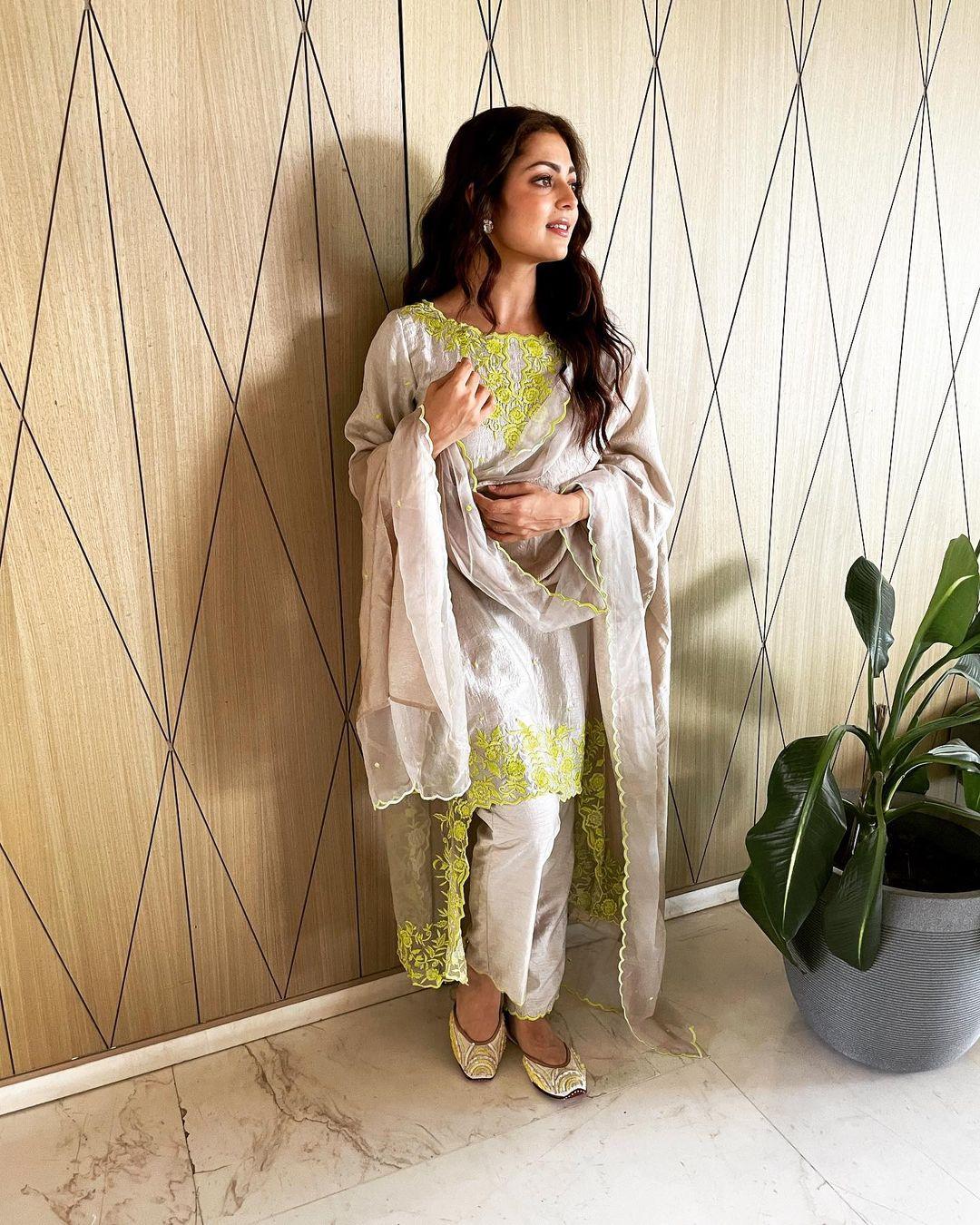 On days when heavy dresses feel too much, a suit can be the best choice