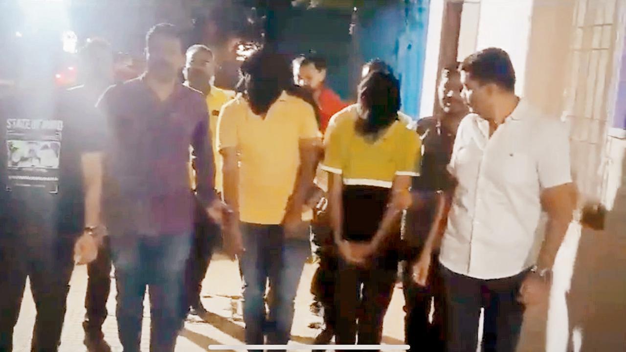 Mumbai Police disguise as Zomato agents to arrest drug peddlers on NYE