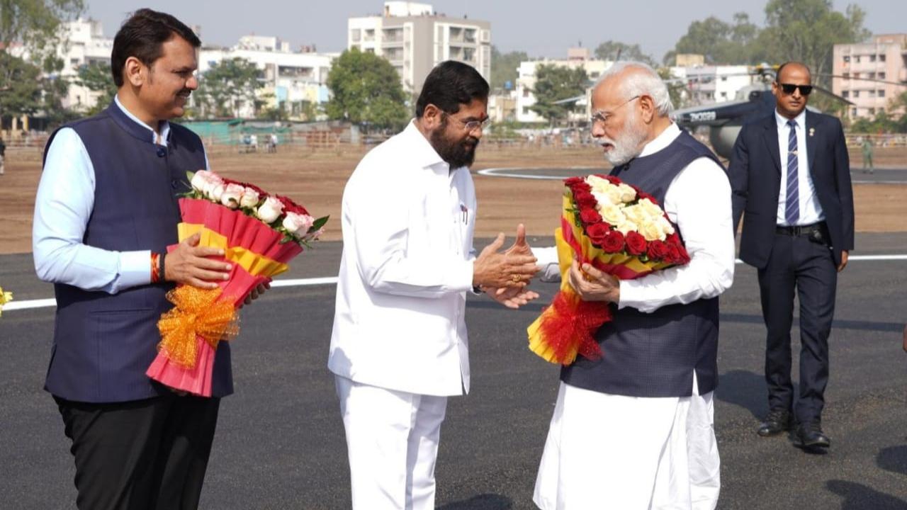 For his Maharashtra visit, prime minister Modi landed at Nashik's Nilgiri helipad. He attended the Youth Festival and conducted a road show in Nashik before heading to Mumbai for MTHL's inauguration