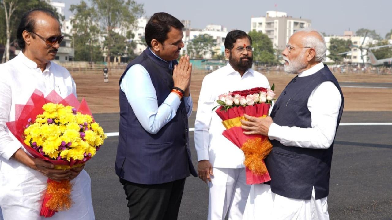 Along with CM Eknath Shinde, Deputy CM Devendra Fadnavis and Ajit Pawar were also present to welcome PM Modi in Maharashtra