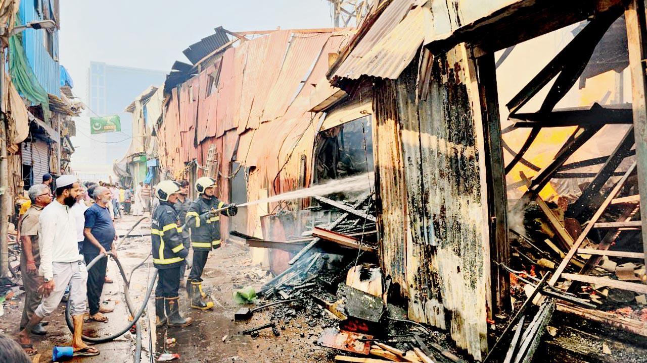 Mumbai: Fire destroys furniture shops in Kurla West