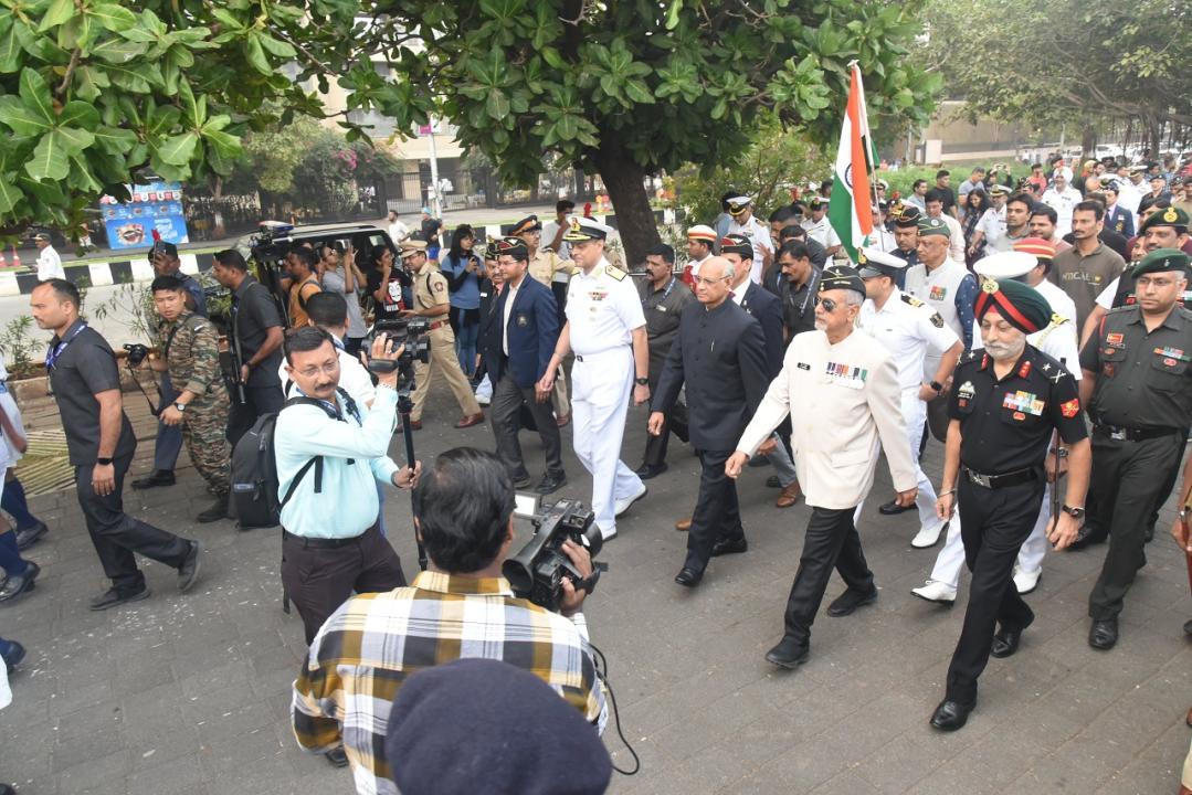 Maharashtra Governor takes part in Armed Forces Veterans Day parade