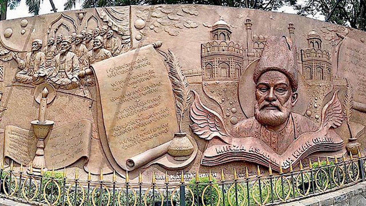 A mural featuring the Urdu poet Mirza Ghalib at Nagpada. PIC COURTESY/WIKIMEDIA COMMONS