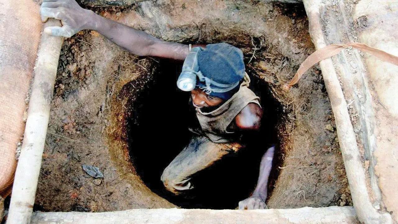 More than 70 dead due illegal gold mine collapse