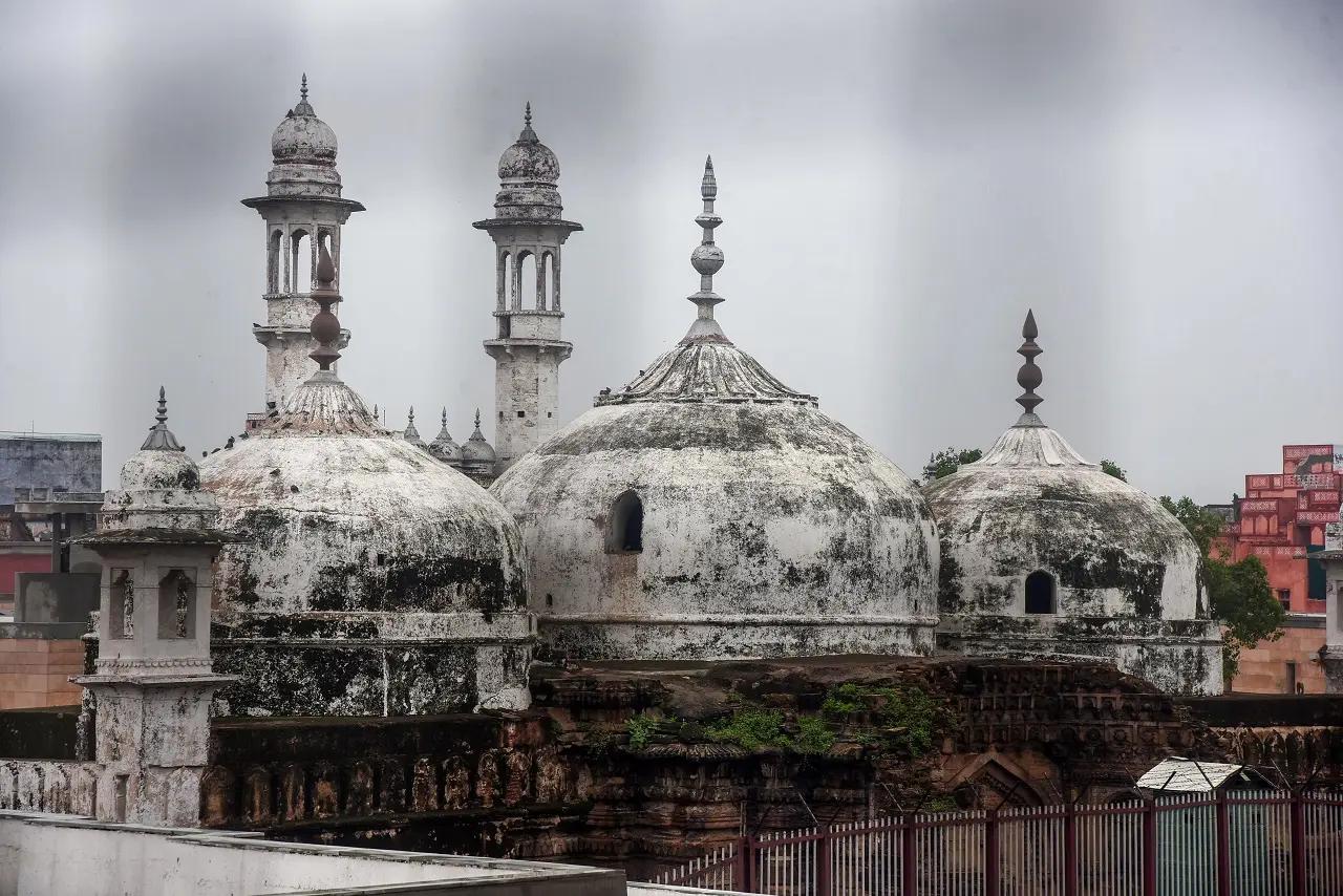 Varanasi court permits Hindu side to offer prayers at Gyanvapi mosque complex