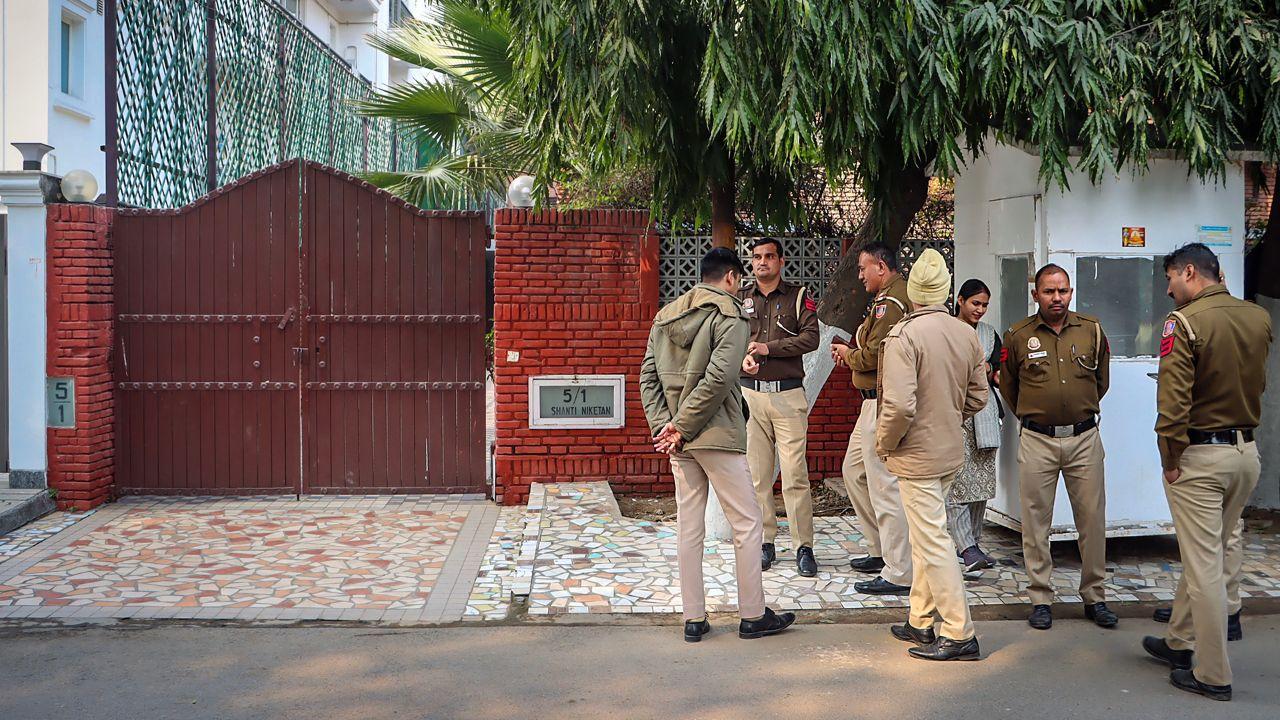 Officials of the federal probe agency accompanied by Delhi Police personnel reached the 5/1 Shanti Niketan building in South Delhi around 9 am, while several press photographers, reporters and camera teams stood outside.