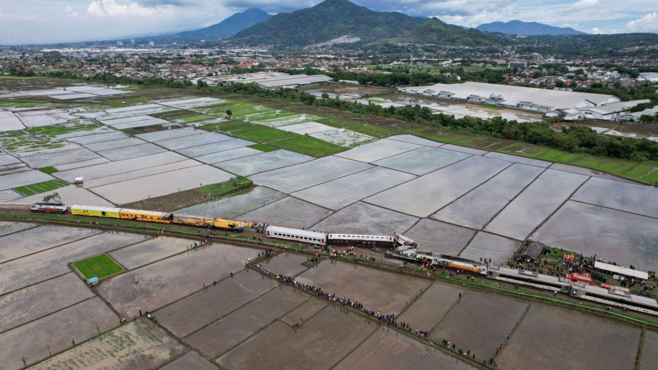 The focus remains on identifying the factors leading to the collision to prevent similar incidents in the future, ensuring the safety of the railway system and its passengers.