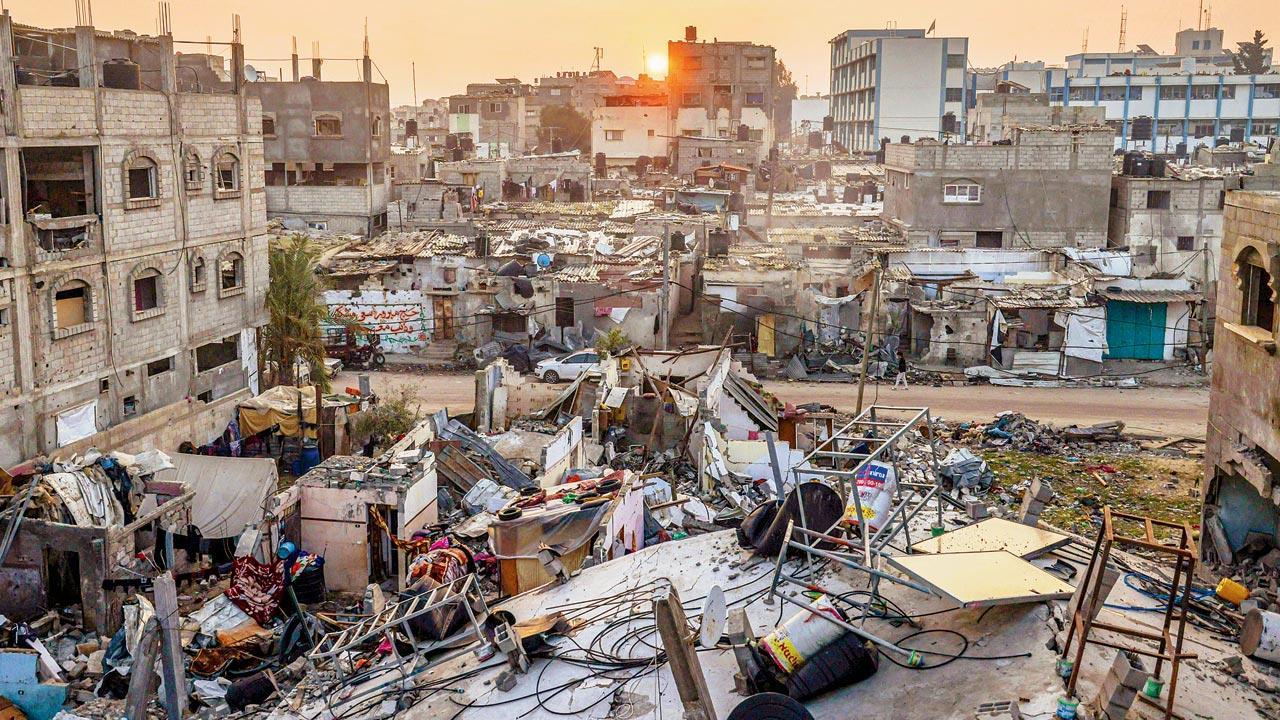Israeli strikes in central Gaza kill at least 35