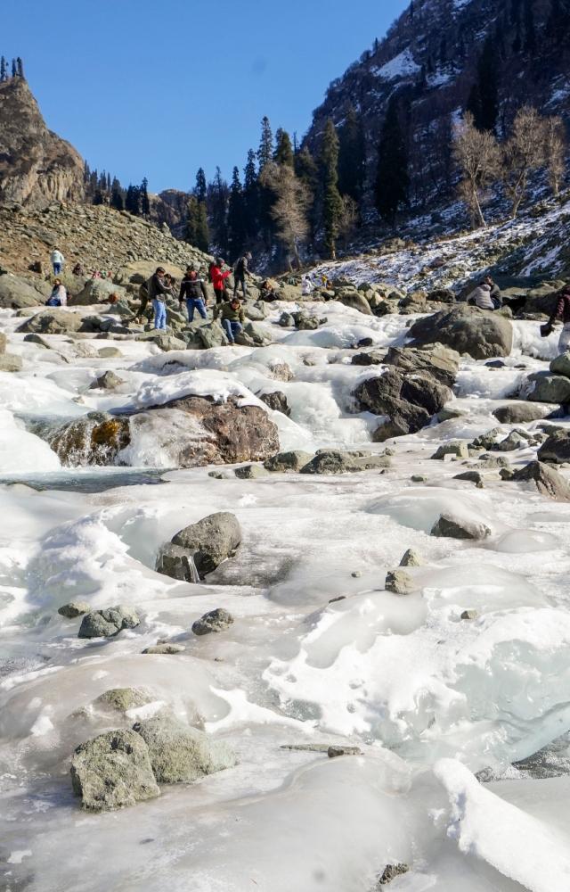 Qazigund recorded a low of minus 4.2 degrees Celsius, while the ski resort of Gulmarg in north Kashmir noted a minimum temperature of 4 degrees Celsius