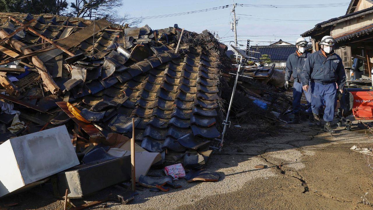 Japan's Meteorological Agency has now lifted all tsunami advisories along the Sea of Japan, providing some relief amid the disaster situation.