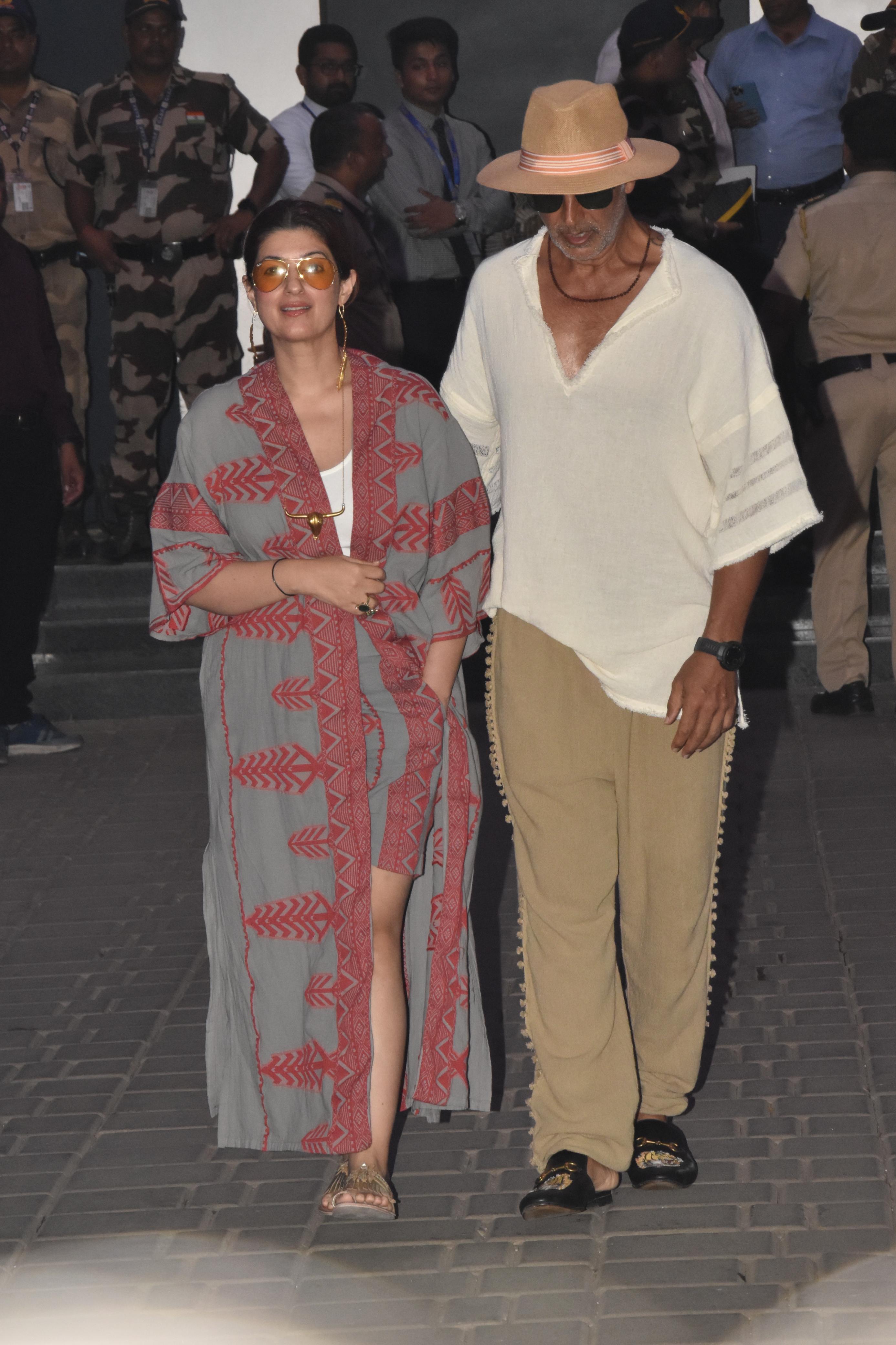 Akshay Kumar and Twinkle Khanna were clicked as they returned to the city