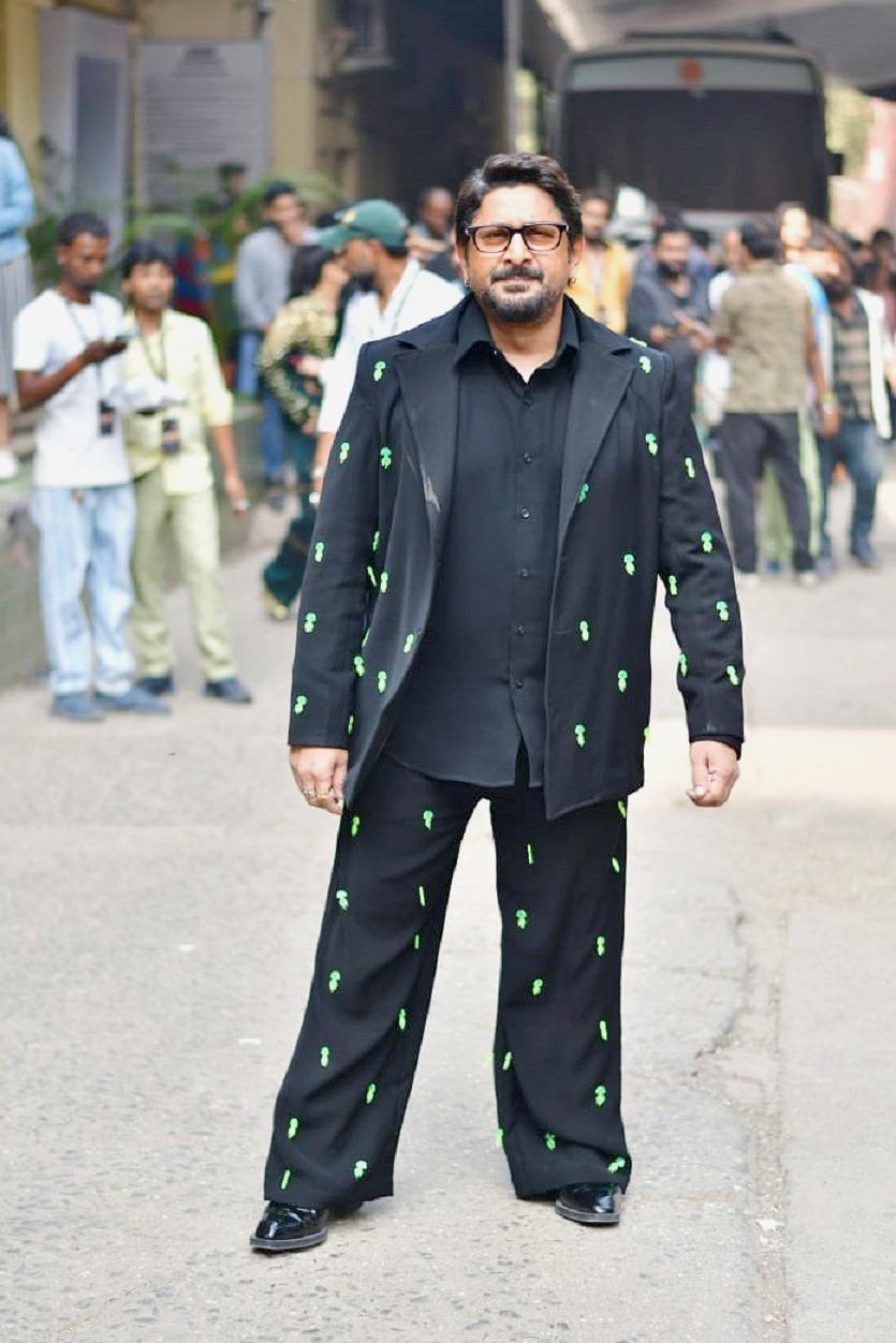 Arshad Warsi, who is currently judging Jhalak Dikhlaa Jaa, was spotted at the sets of the reality show