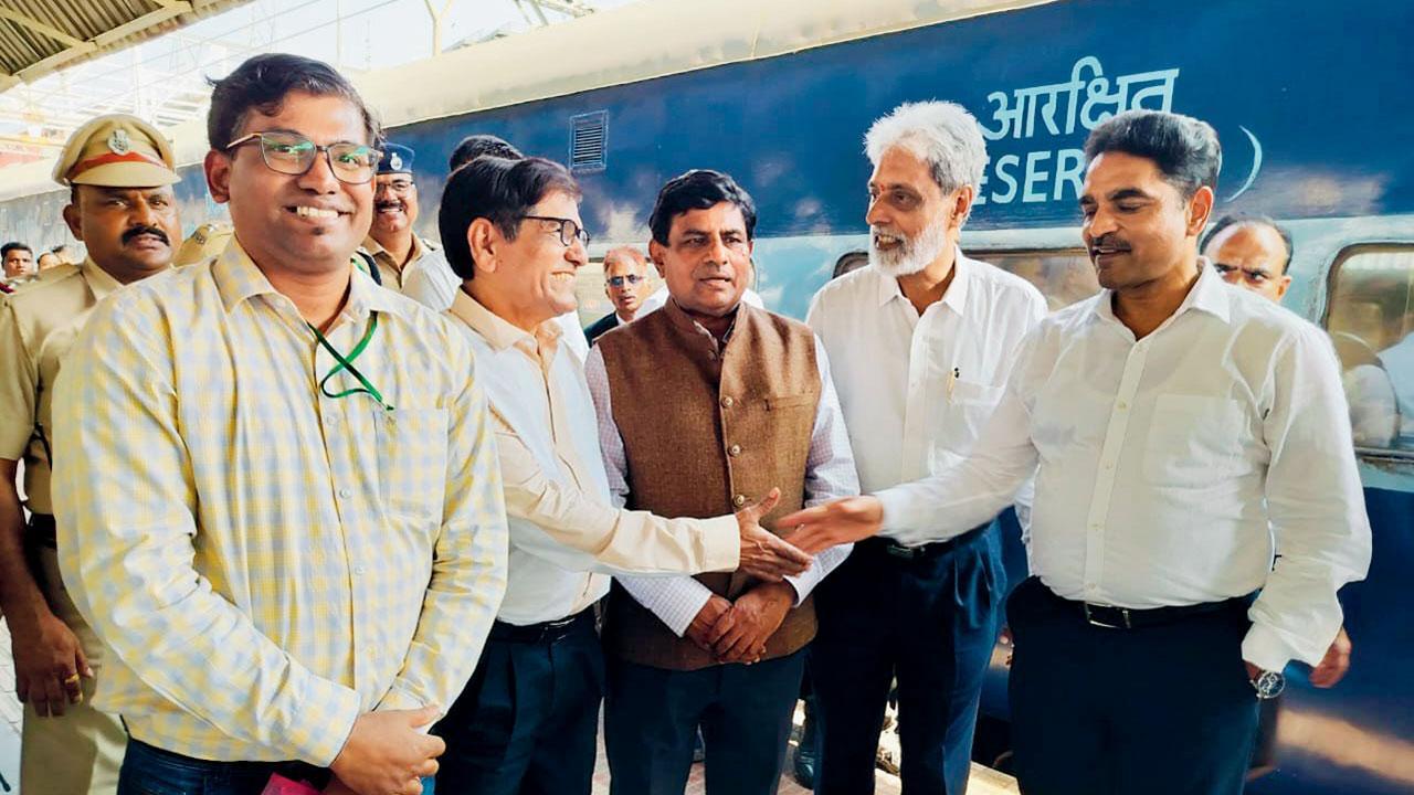 Mumbai: Commuters fume after CR General Manager skips Kurla station inspection | News World Express
