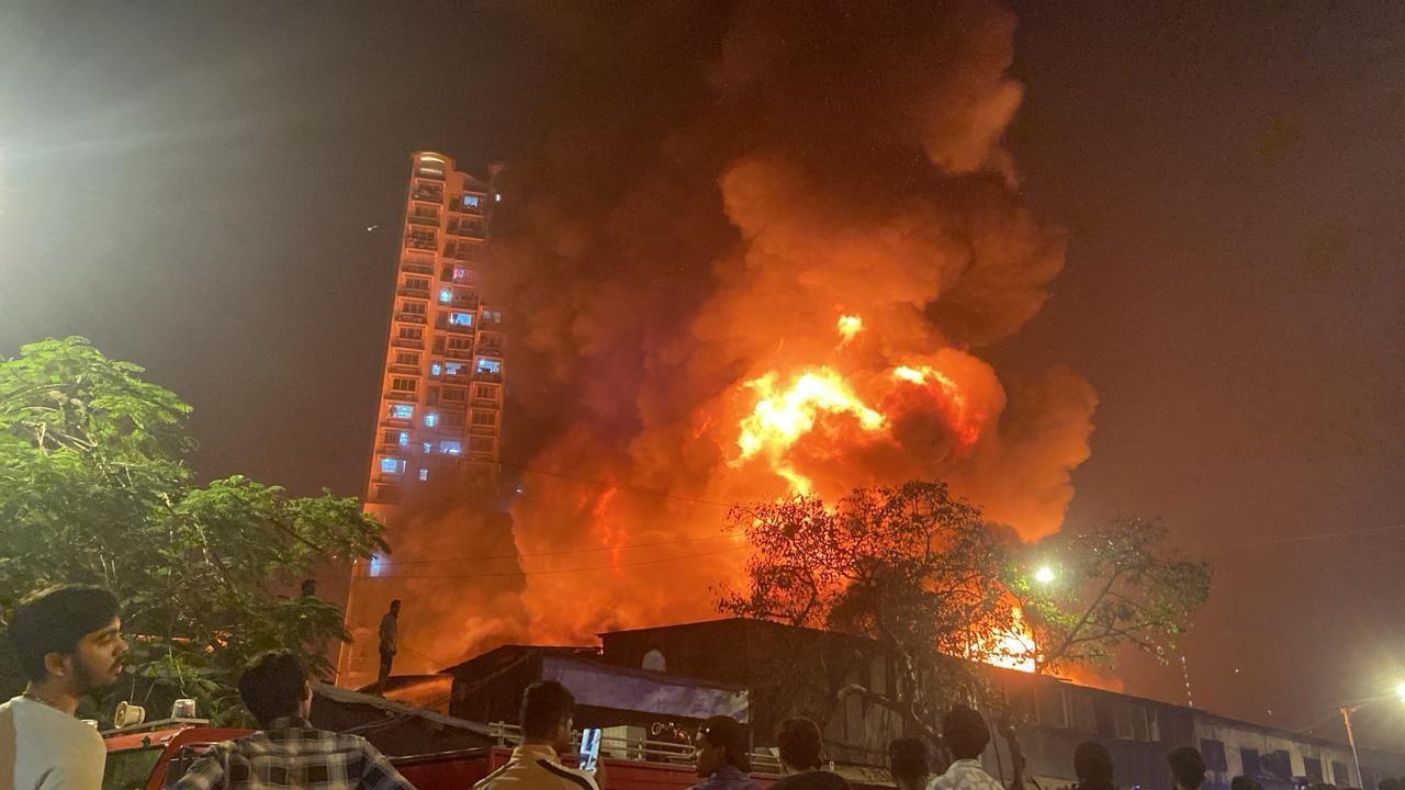 The fire has caused damage to the stock of wood, chemicals, and structures, spanning across the ground and upper floors, affecting an estimated 400 to 500 shops/hotels in the area.