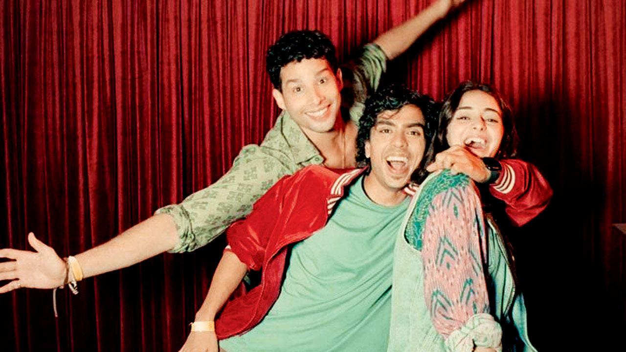 A still from Kho Gaye Hum Kahan