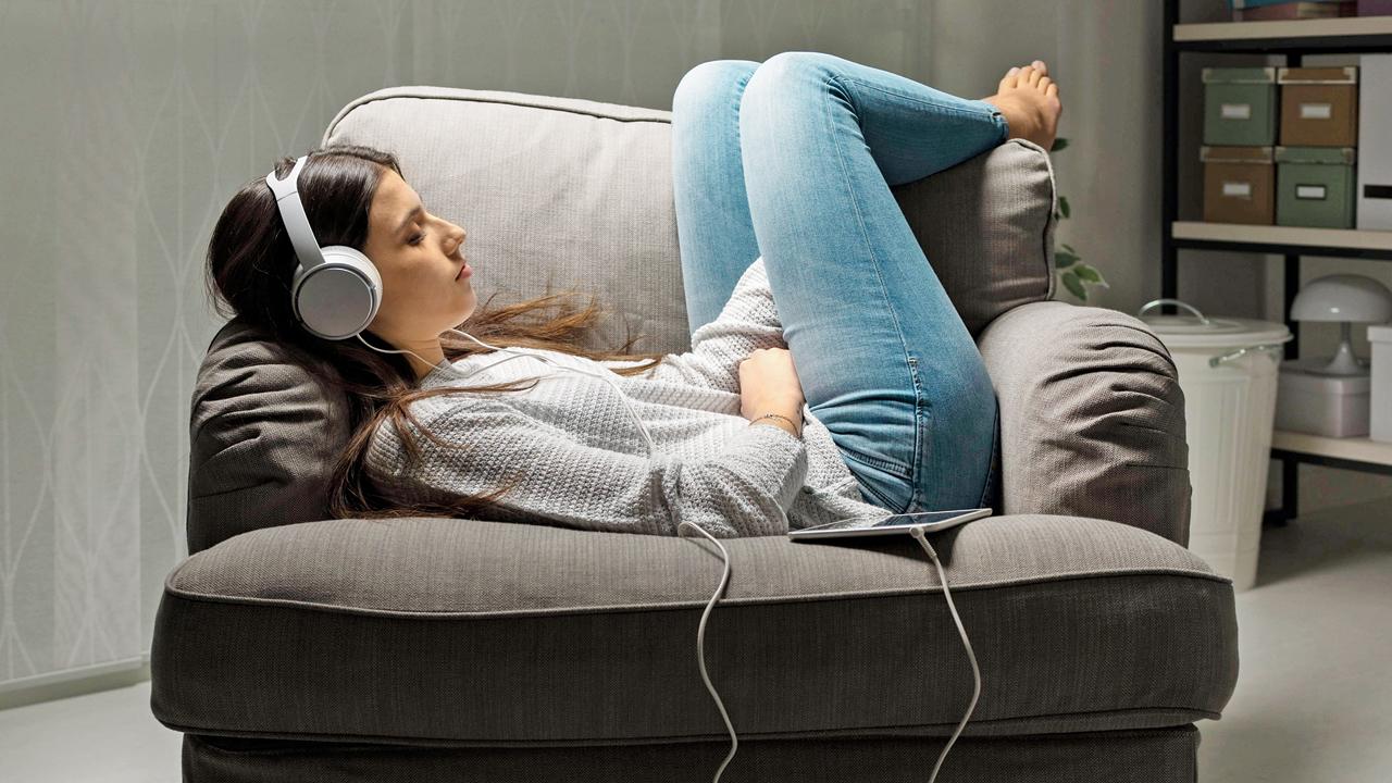 Listening to soft, soothing music at night before going to sleep can be a healthier alternative to doom scrolling 