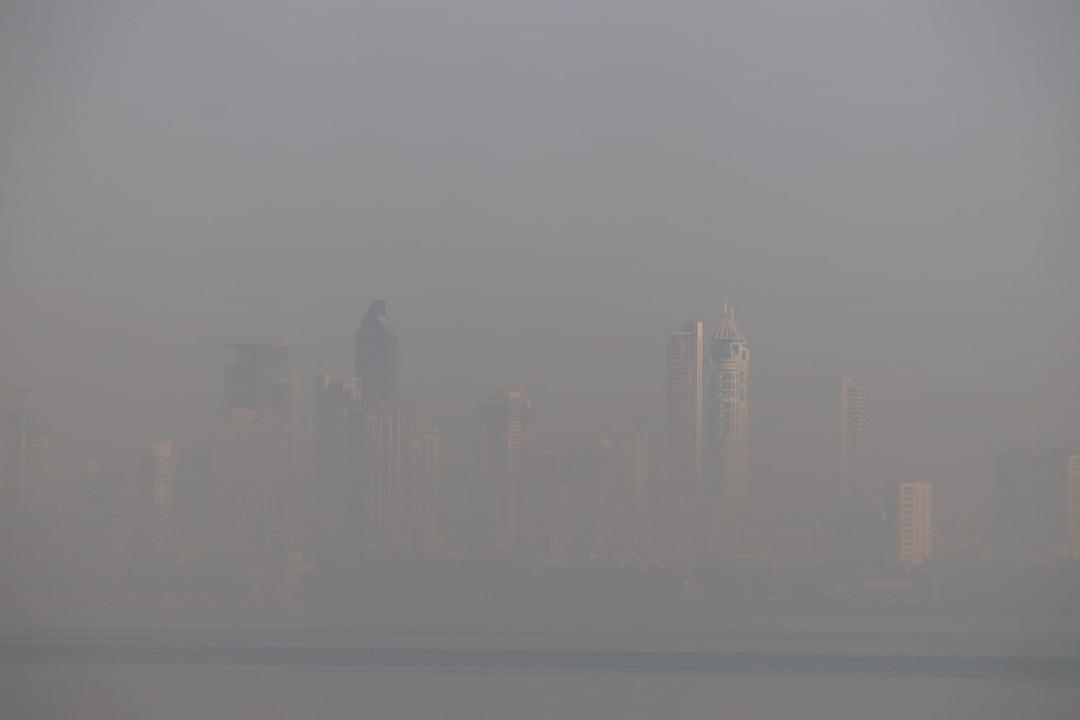 In Photos: Fog engulfs Mumbai's Marine Drive area, AQI in 'moderate' category