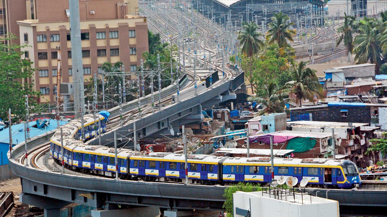 Mumbai Metro train skips Malad, commuters puzzled
