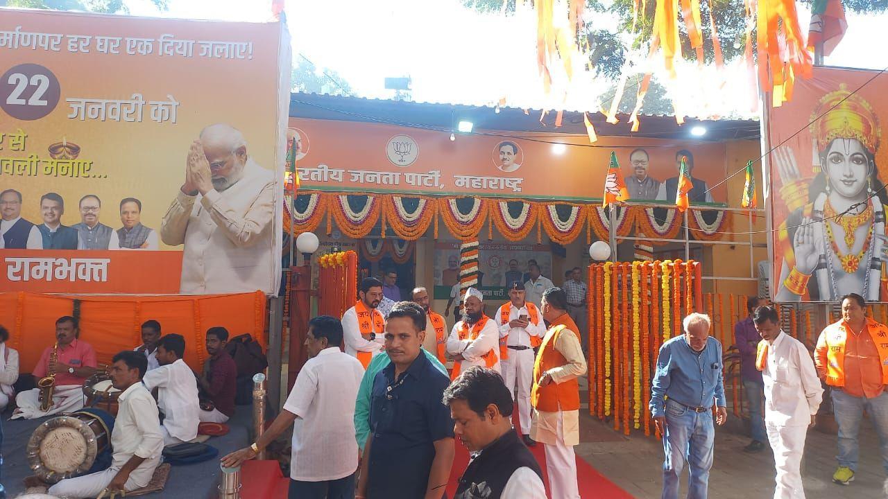 BJP Mumbai broadcasts Ayodhya Ram Mandir Consecration outside their Churchgate