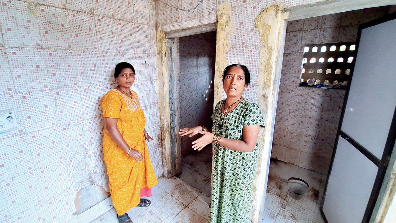 The public toilet in Amrapalinagar in Camp no. 4, where the baby was found. Pic/Navneet Barhate