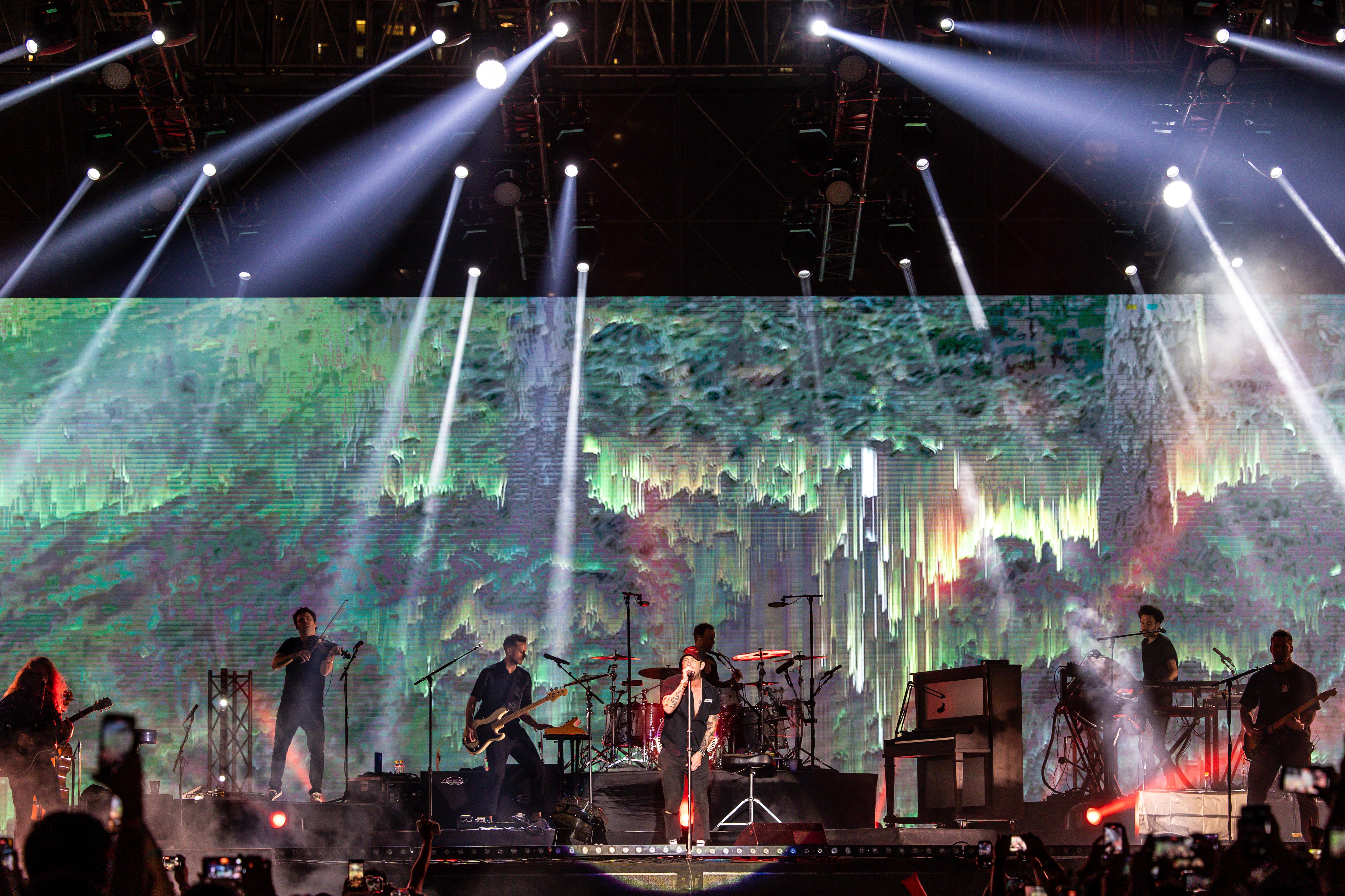 The young guns and American pop rock anthem sensation OneRepublic amped up the energy with ‘Counting Stars’, ‘I Ain’t Worried’, ‘You Were Loved,’ ‘Someday,’ ‘Good Life’ being sung in unison by fans that couldn’t get enough of the Colorado heartthrobs. 