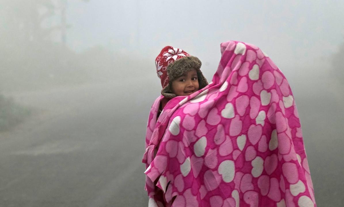 Delhi: Moderate fog in parts of city