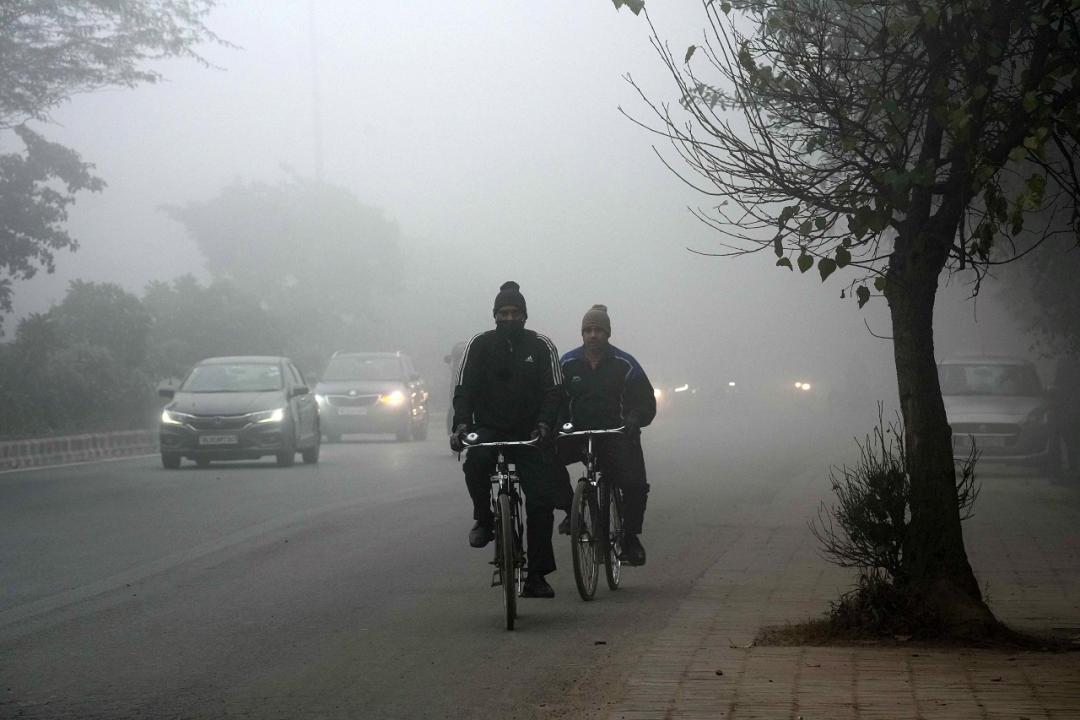 Delhi's minimum temperature plunges to 3.9 degrees Celsius, season's coldest