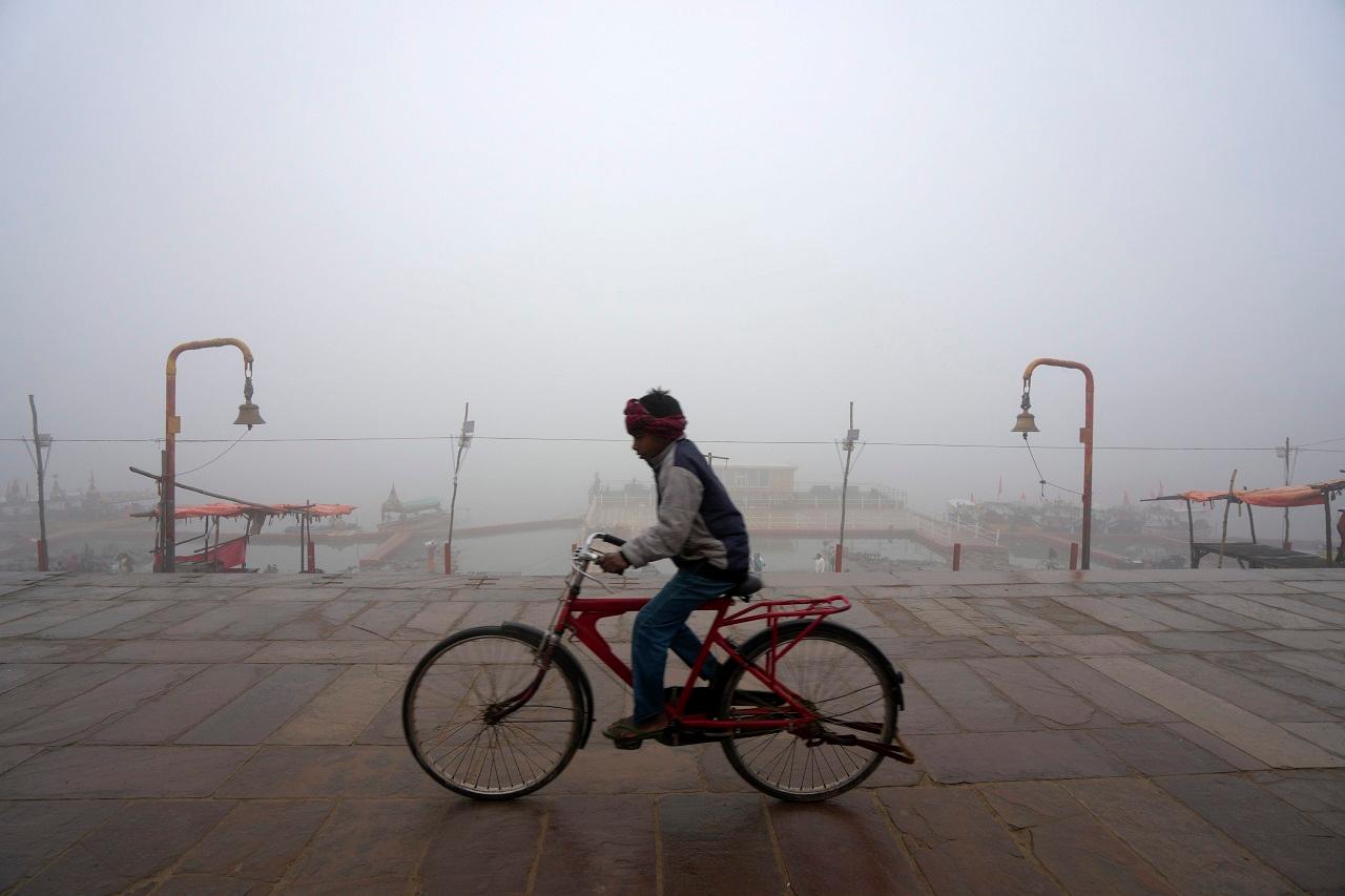 At 5:30 am, visibility levels stood at 25 metres in Patiala, Amritsar, Ambala, Hisar, Bikaner and Purnia and 50 metres in Churu, Ganganagar, Jhansi, Ranchi, Paradip and Lakhimpur