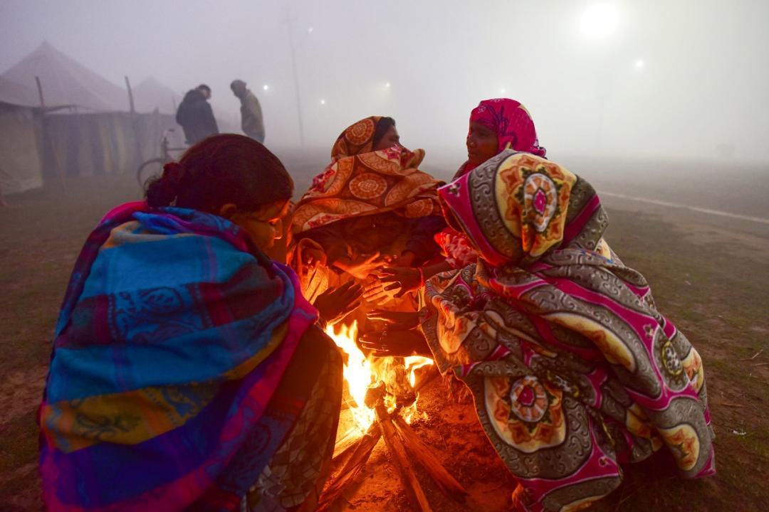 Cold-day conditions prevail in Delhi for 7th consecutive day, mercury drops to 3.5 degrees Celsius